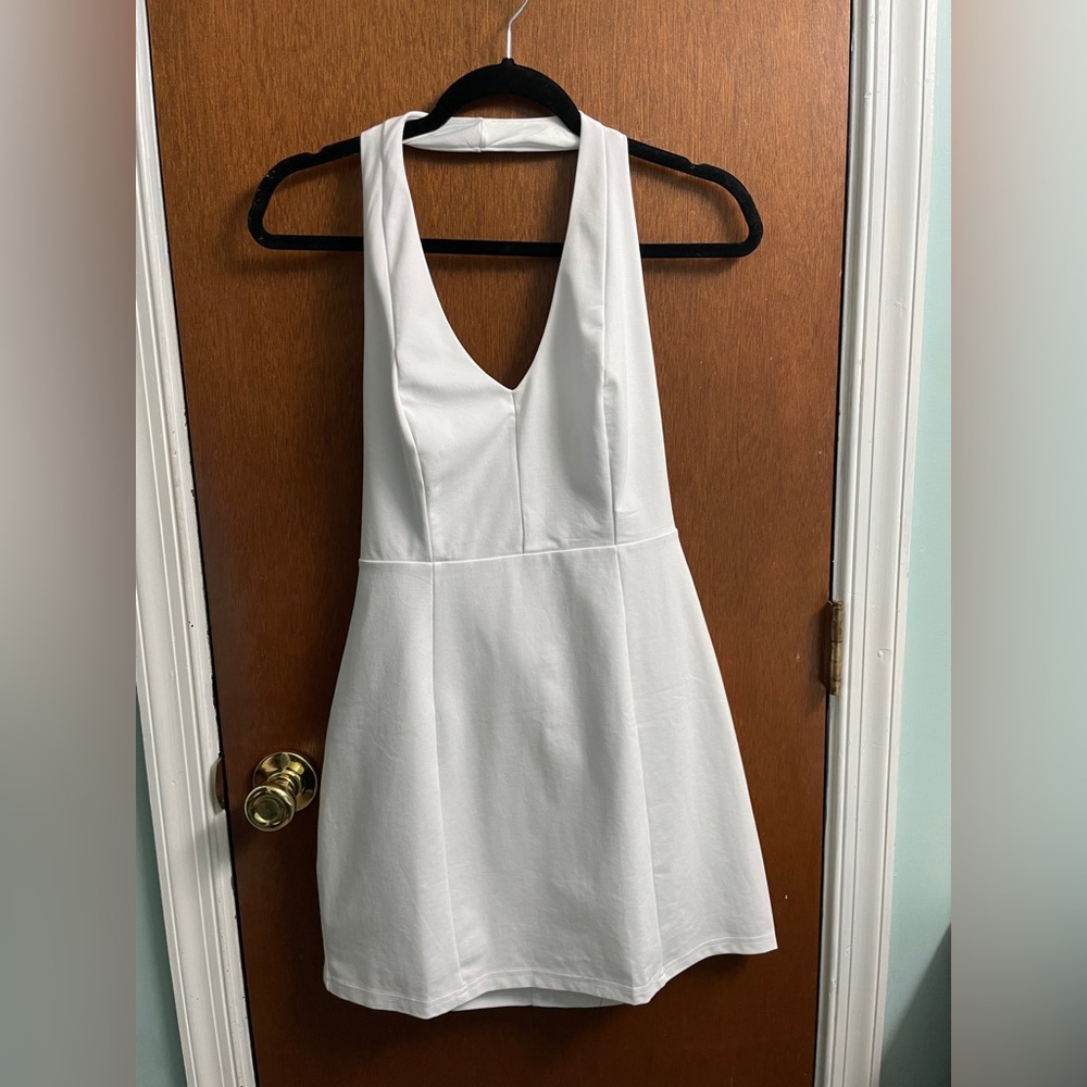 Chic White V-Neck Mini Dress